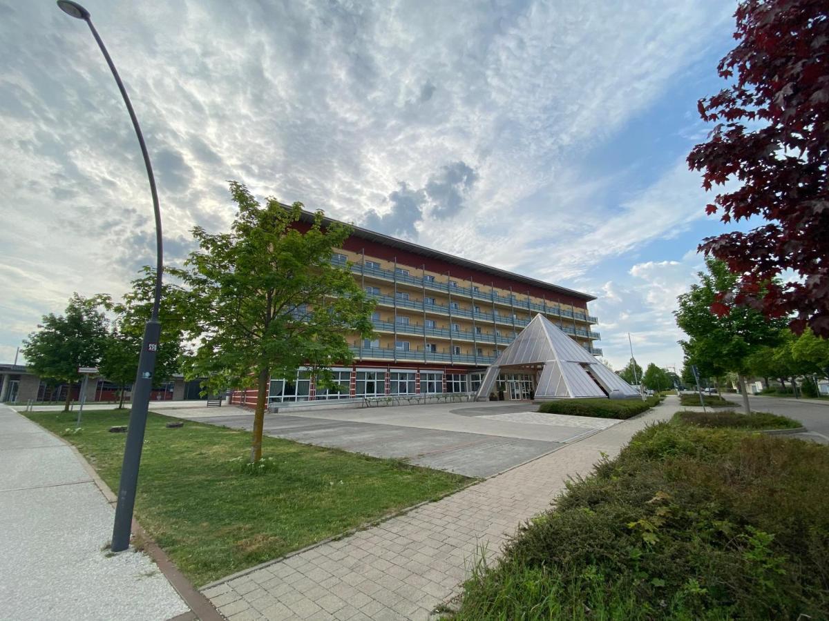 Kurhotel Pyramide Bad Windsheim Exterior foto